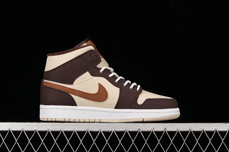 All categories Air Jordan Jordan series basketball shoes Air Jordan 1 Mid G version pure original Air Jordan 1 Mid SE AJ1 Joe 1 meter brown mid-top retro basketball shoes DO6699-200